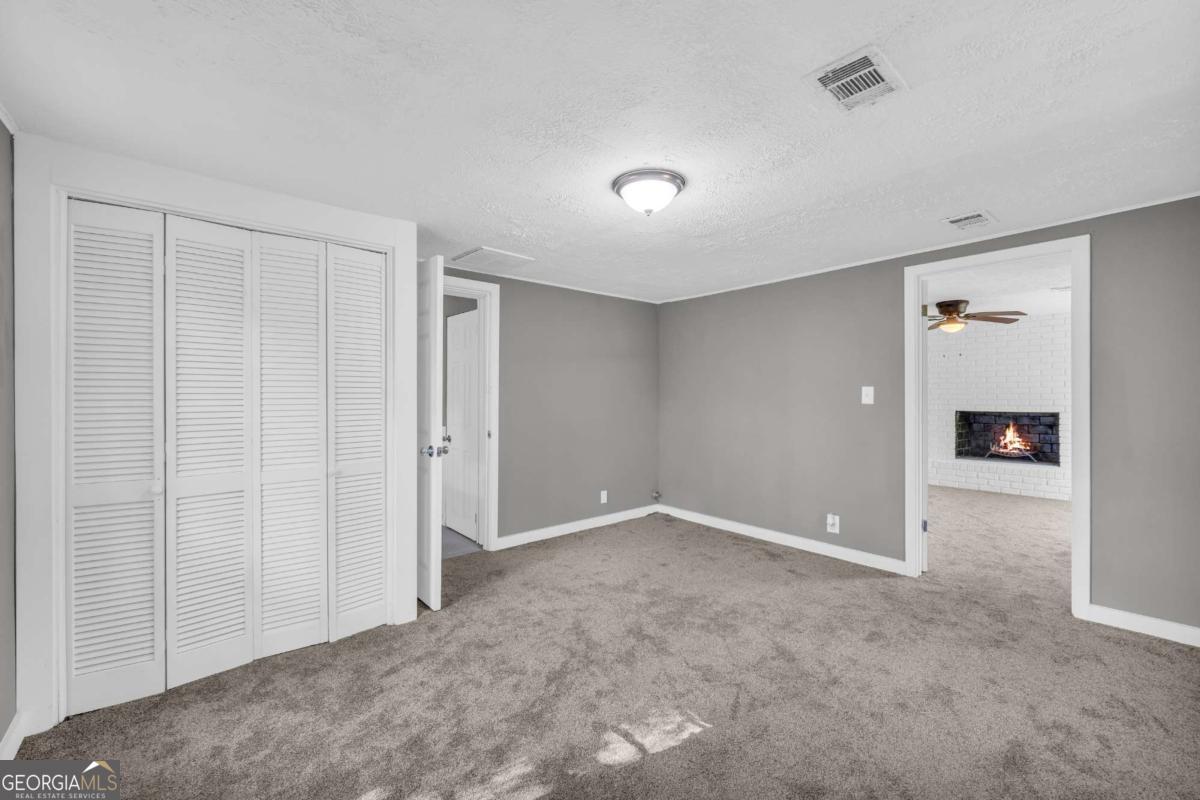 4301 Hidden Valley Road Property Photo 8