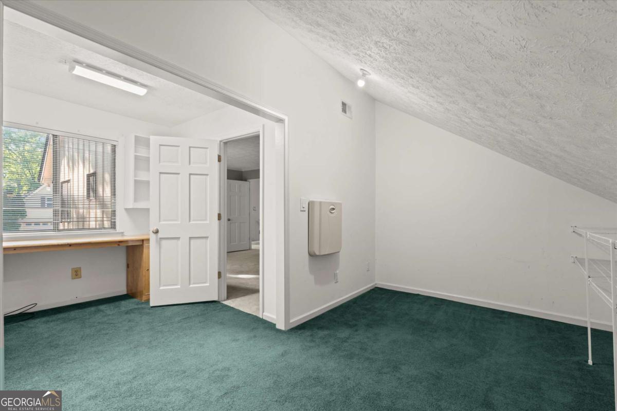 6 Westchester Square Property Photo 17