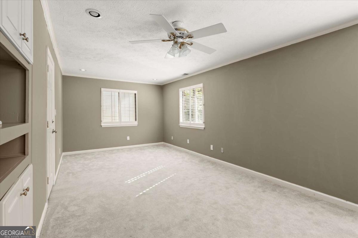 6 Westchester Square Property Photo 23