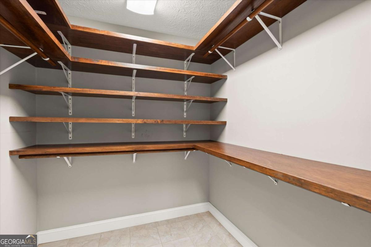 6 Westchester Square Property Photo 25