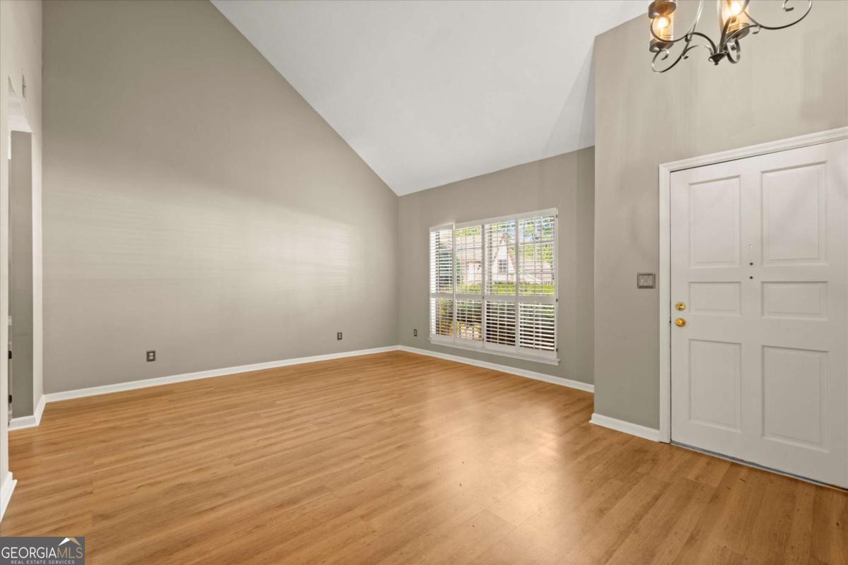 6 Westchester Square Property Photo 29