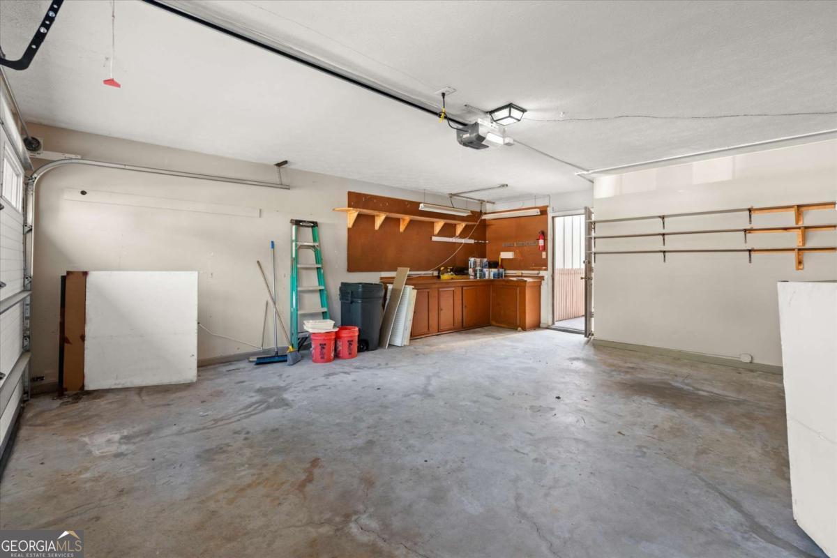 6 Westchester Square Property Photo 35