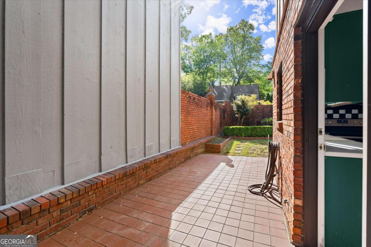 6 Westchester Square Property Photo 36