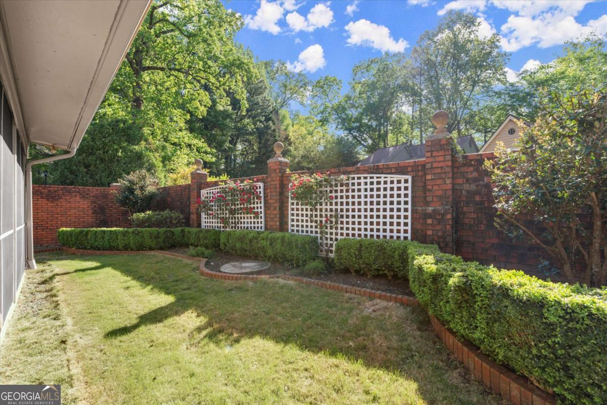 6 Westchester Square Property Photo 38