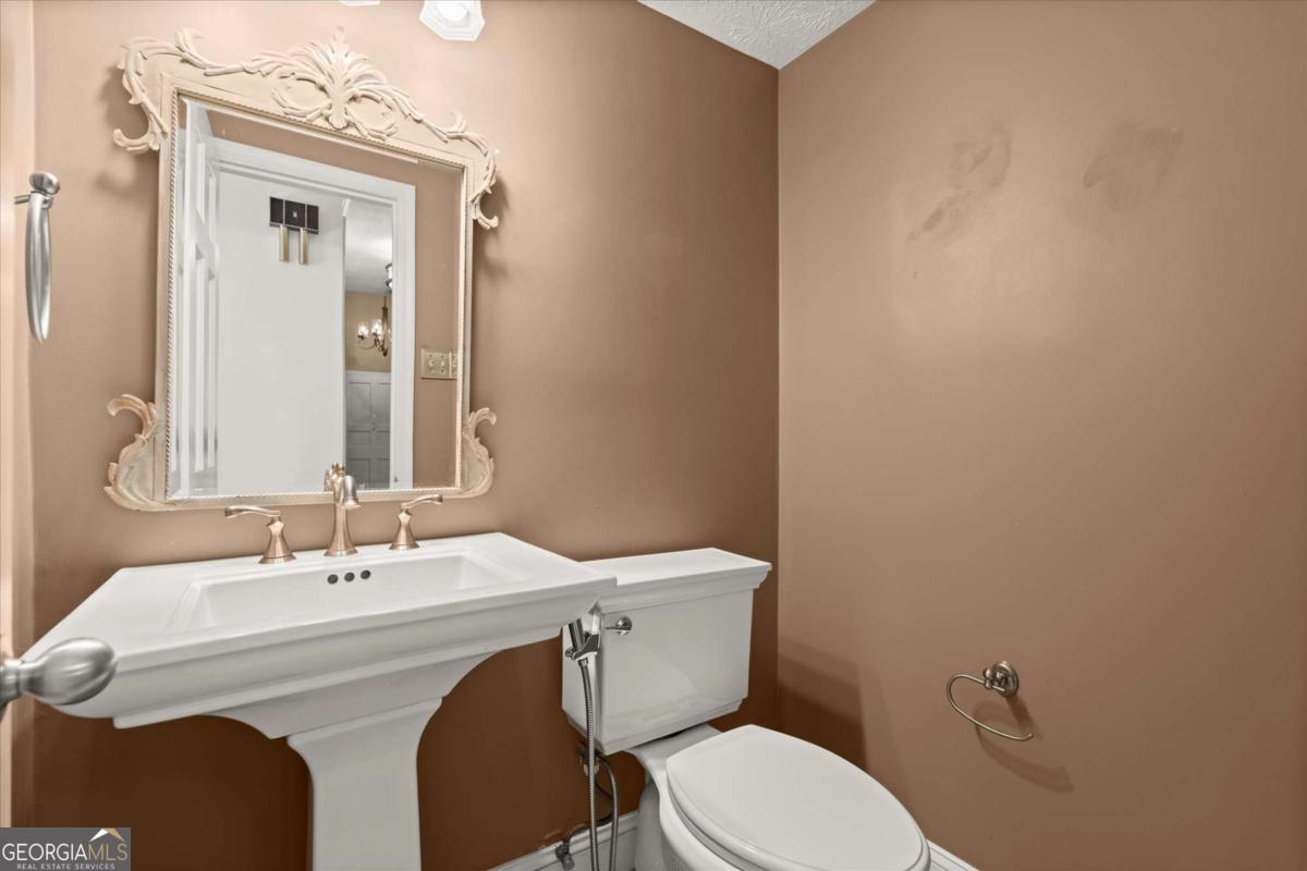 6 Westchester Square Property Photo 43