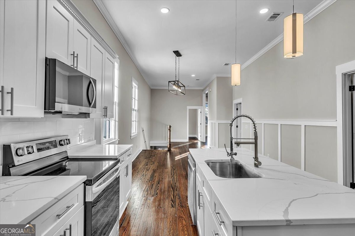 217/219 W 36th Street Property Photo 30