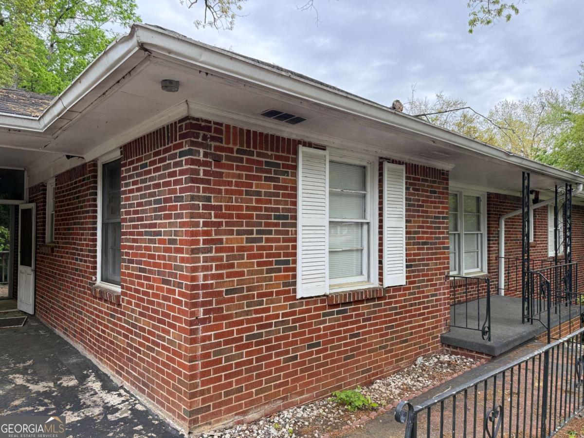 3542 N Druid Hill Road Property Photo 1