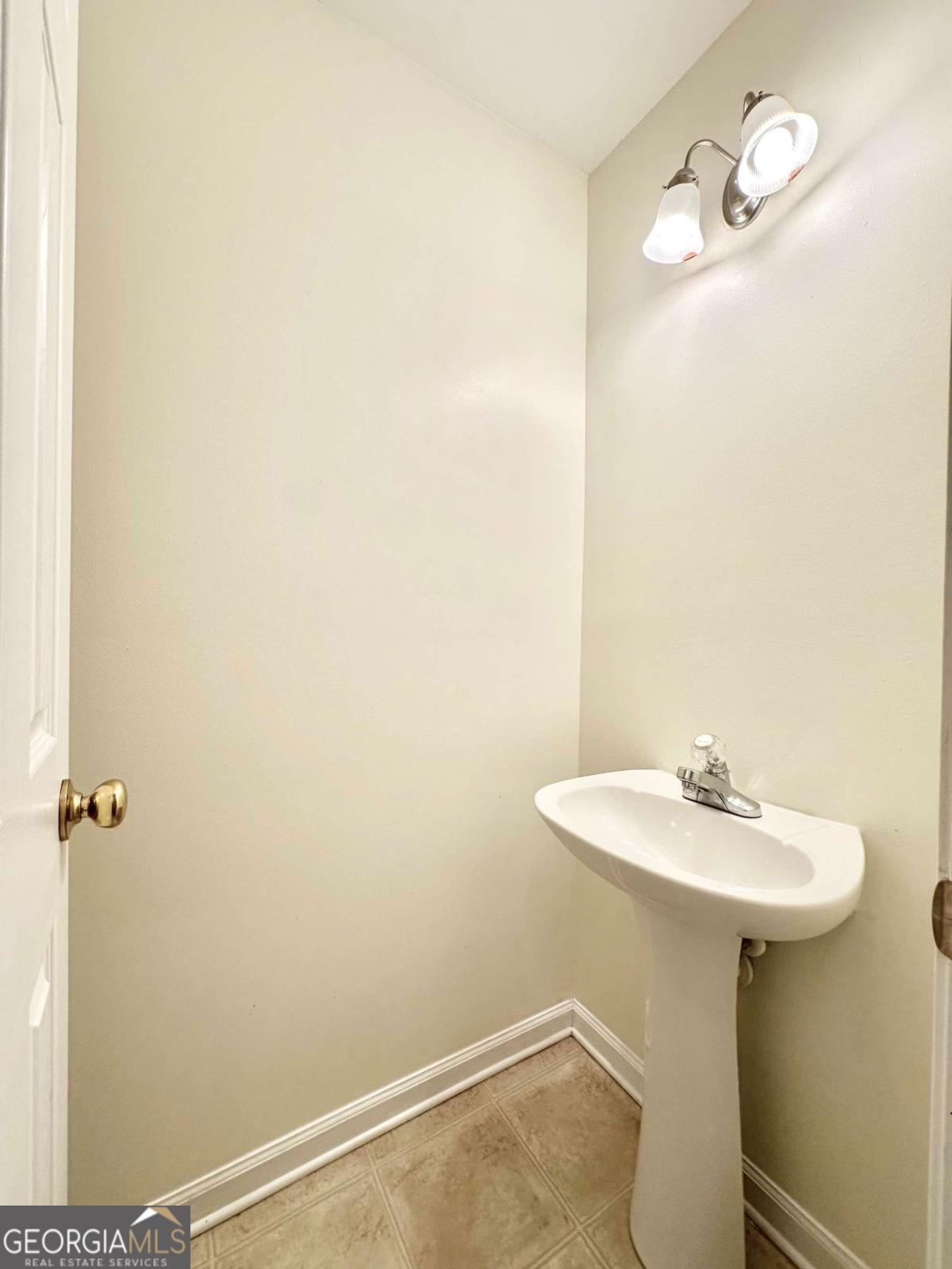 5401 Fox Creek Lane Property Photo 5