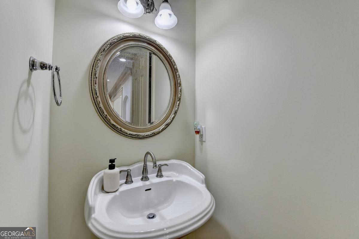 1806 Royal Troon Court Property Photo 11