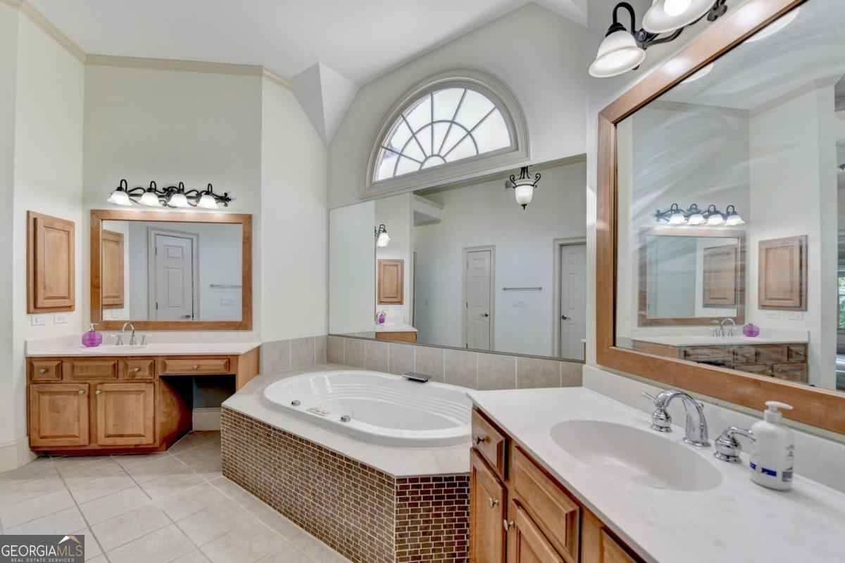 1806 Royal Troon Court Property Photo 25