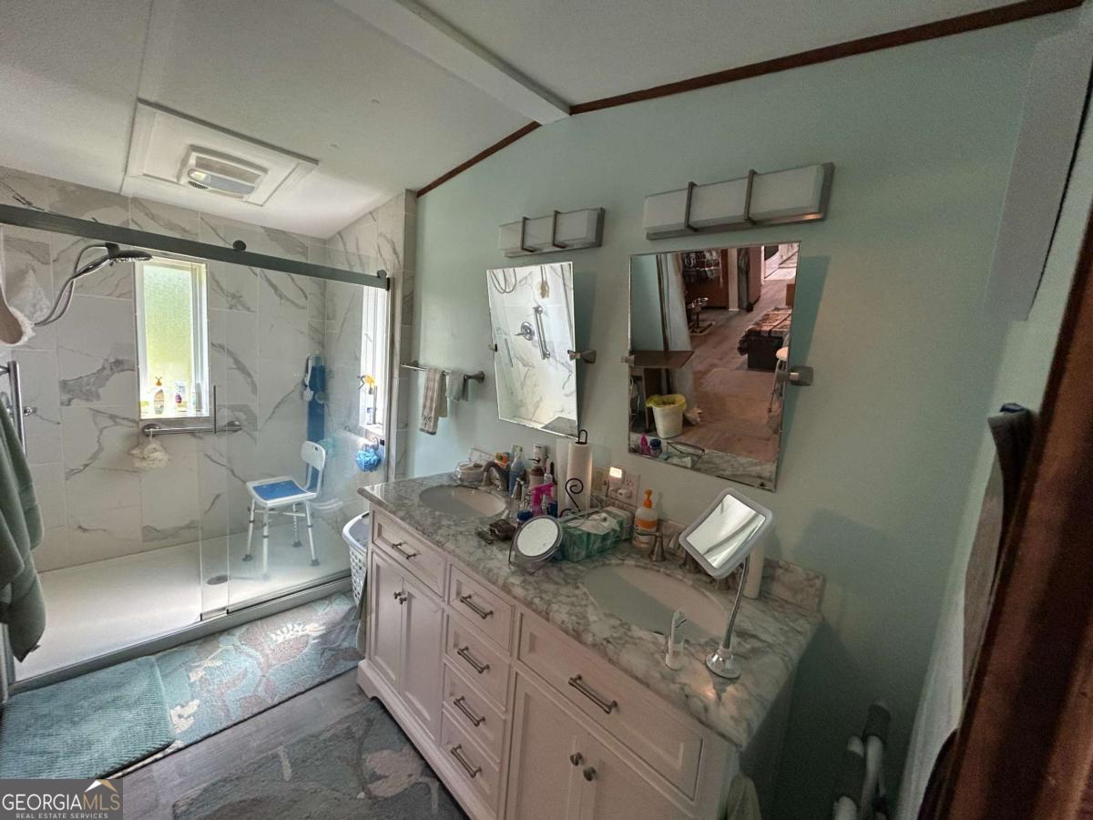 13513 Highway 169 Property Photo 9