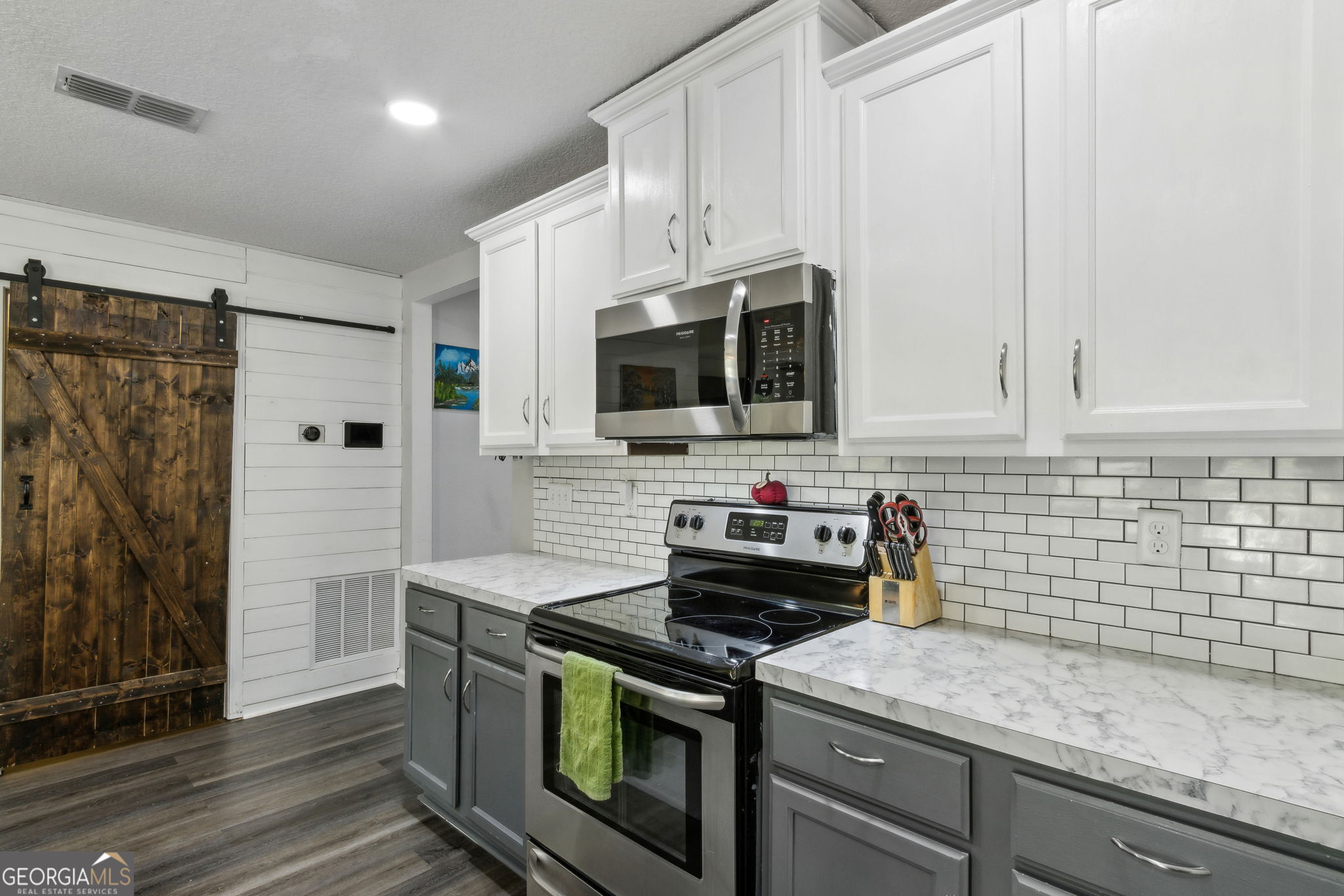 236 Brooklet Circle Property Photo 14