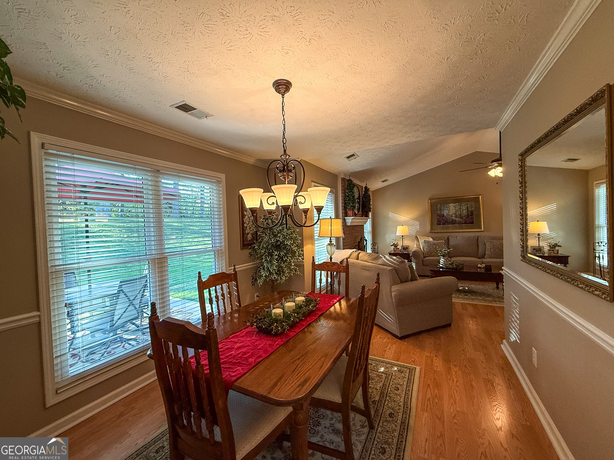 2380 Emerald Drive Property Photo 4