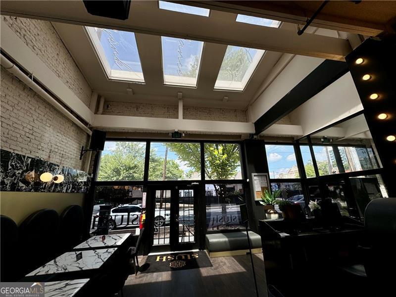 327 Edgewood Avenue Property Photo 6