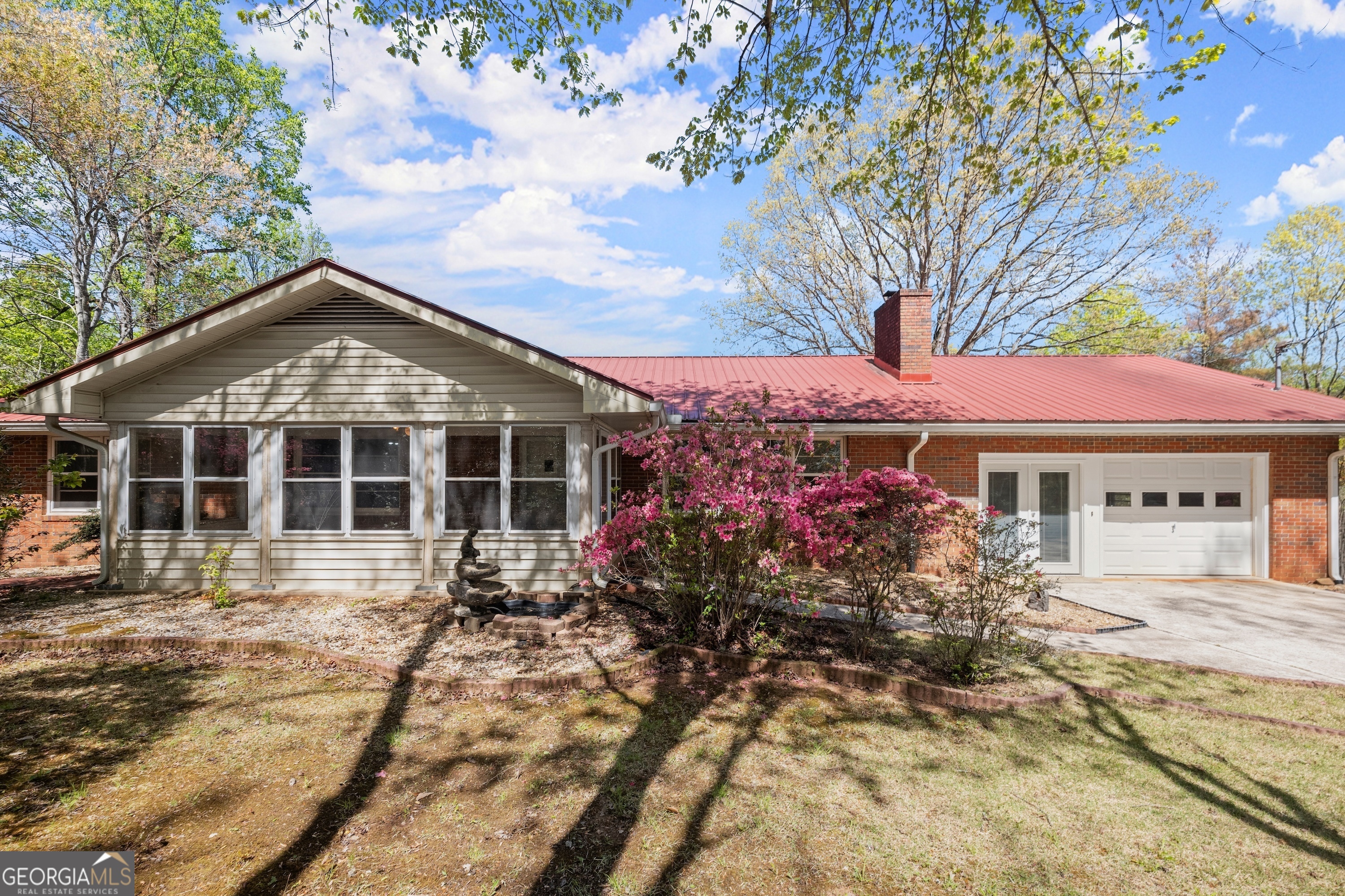 961 Robert Jarrard Road Property Photo 1