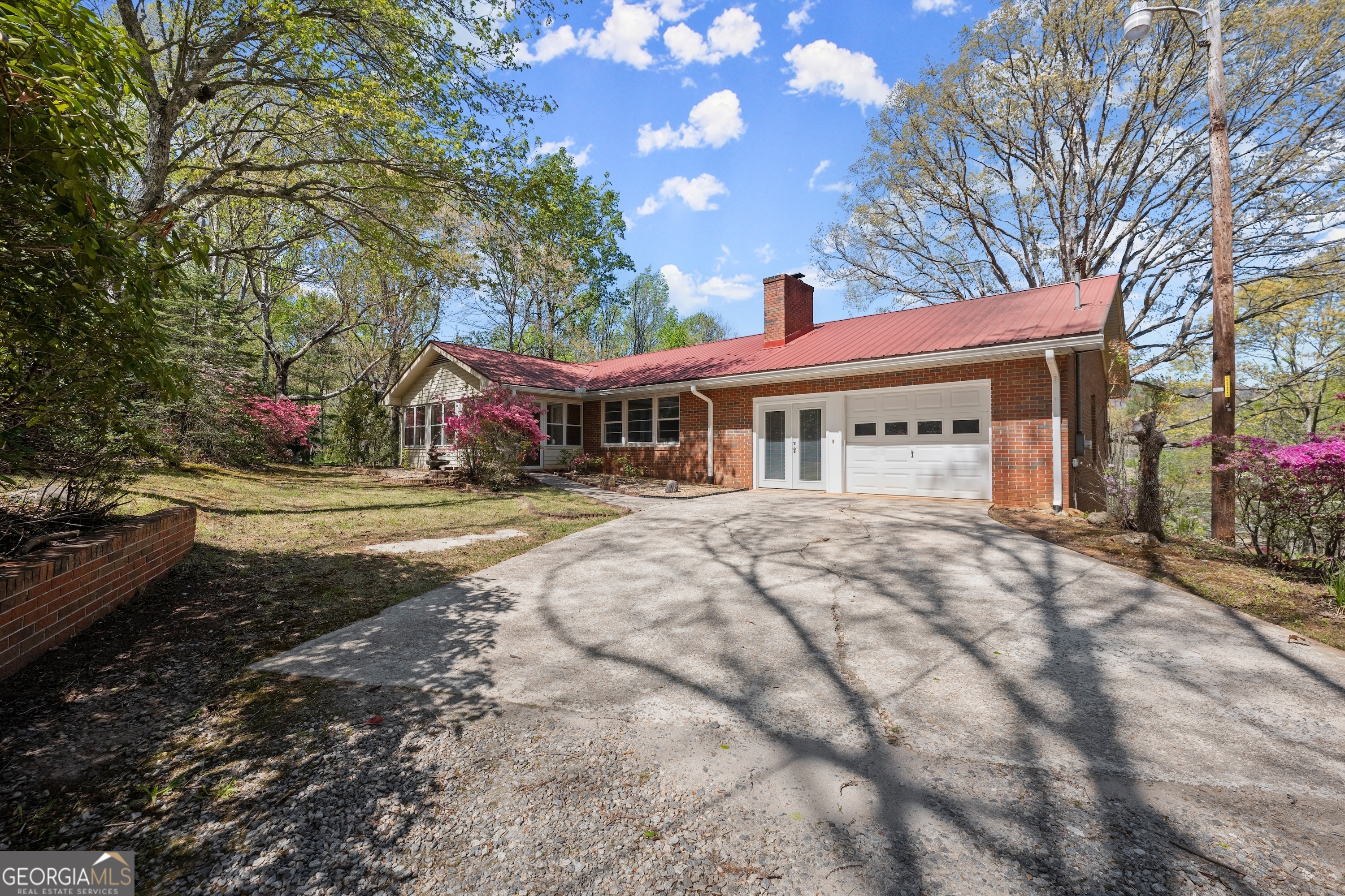 961 Robert Jarrard Road Property Photo 3