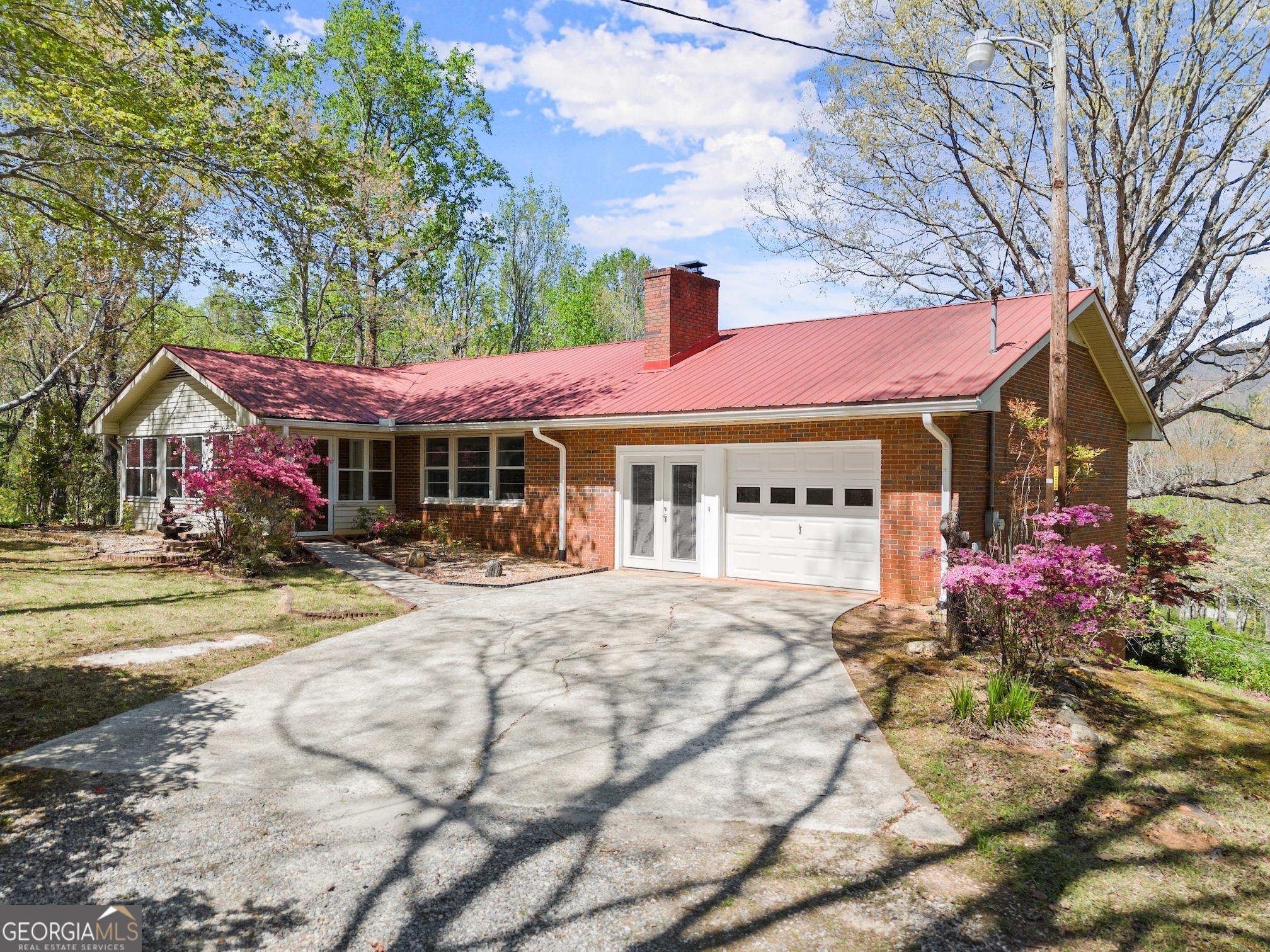 961 Robert Jarrard Road Property Photo 4