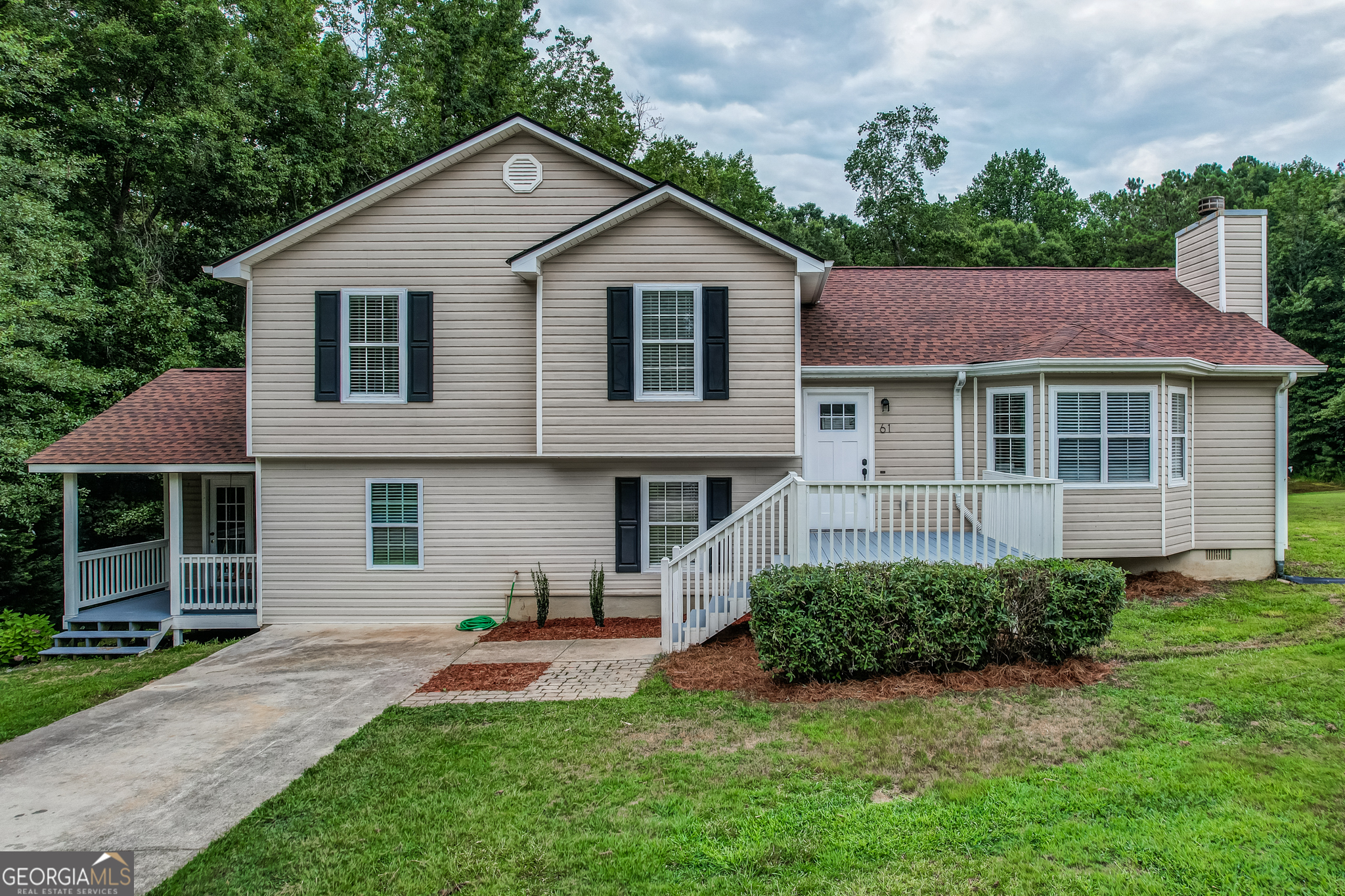 61 Meadowbrook Lane Property Photo 2