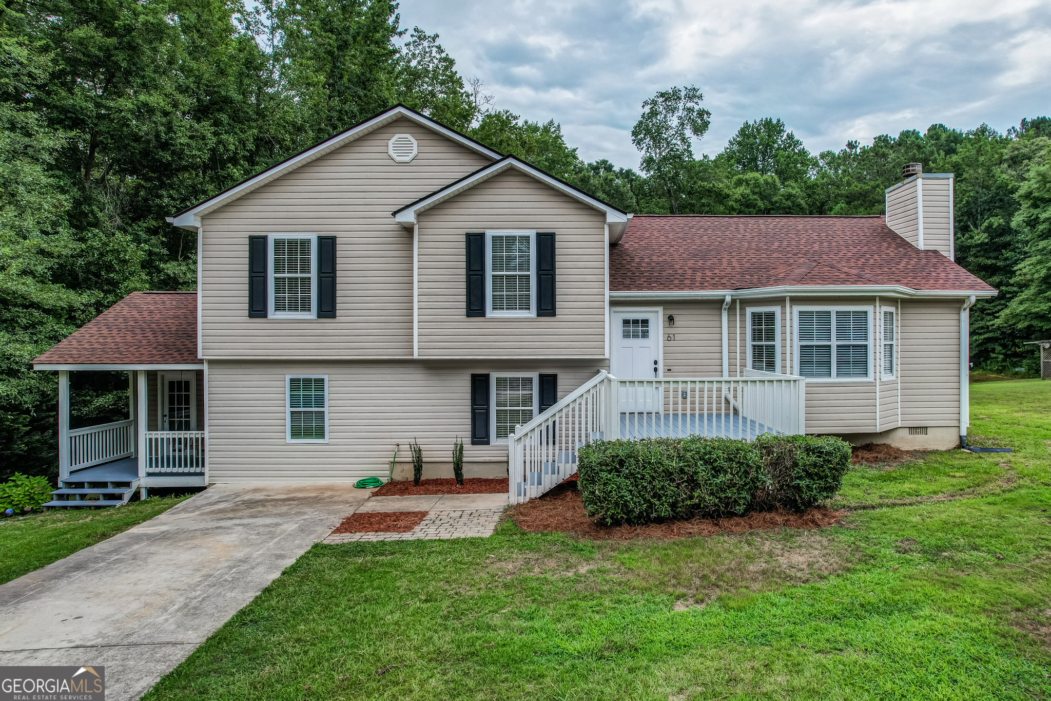 61 Meadowbrook Lane Property Photo 3
