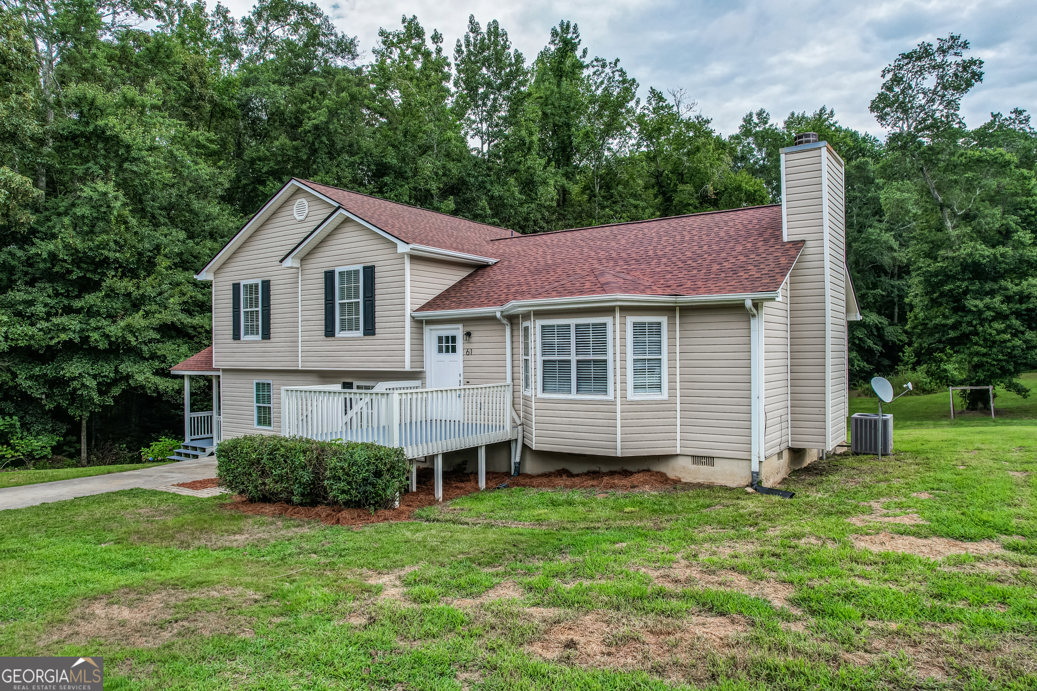 61 Meadowbrook Lane Property Photo 4