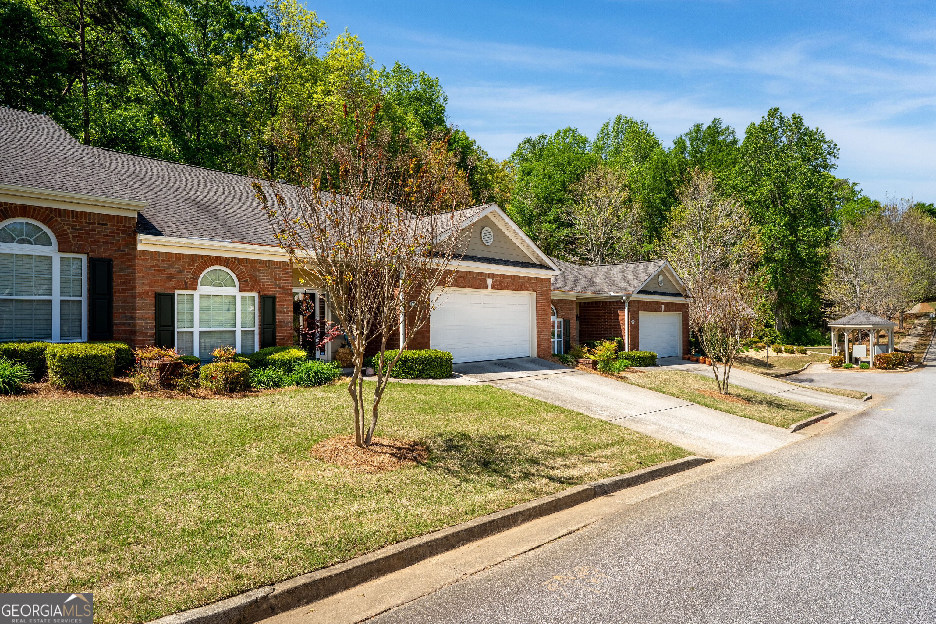 142 Senior Circle Property Photo 4