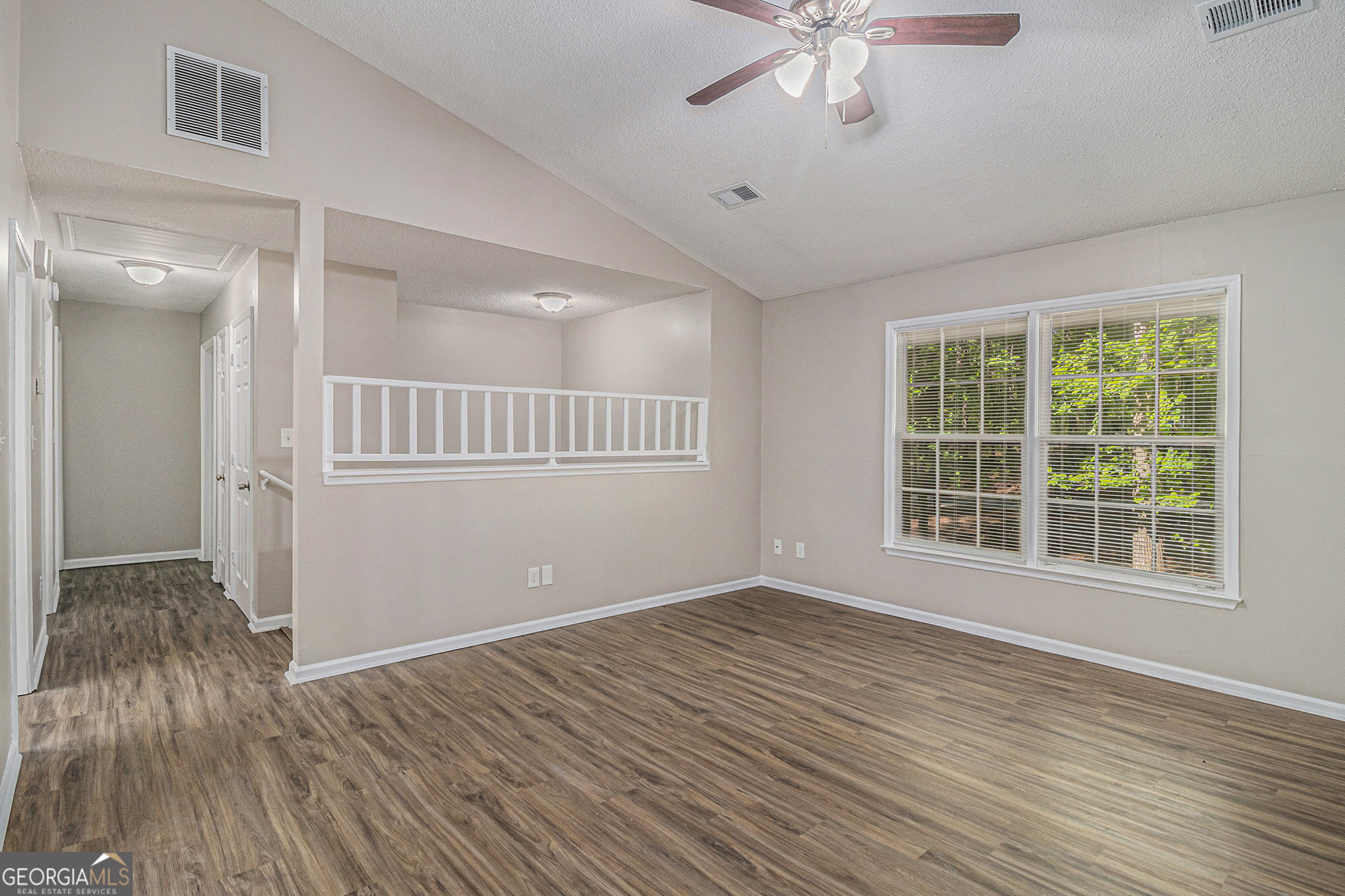 464 Meadowbrook Drive Property Photo 4