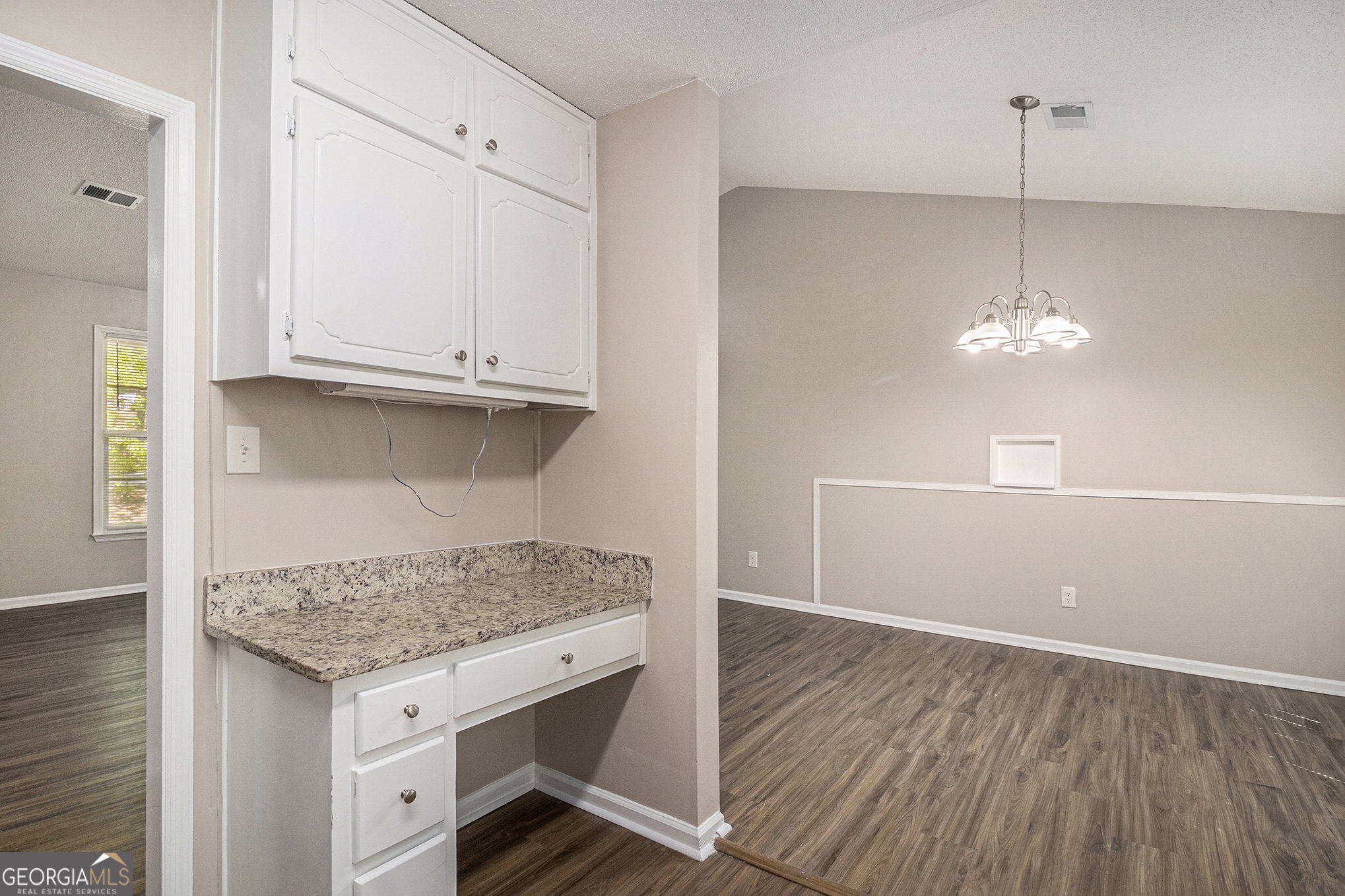 464 Meadowbrook Drive Property Photo 12