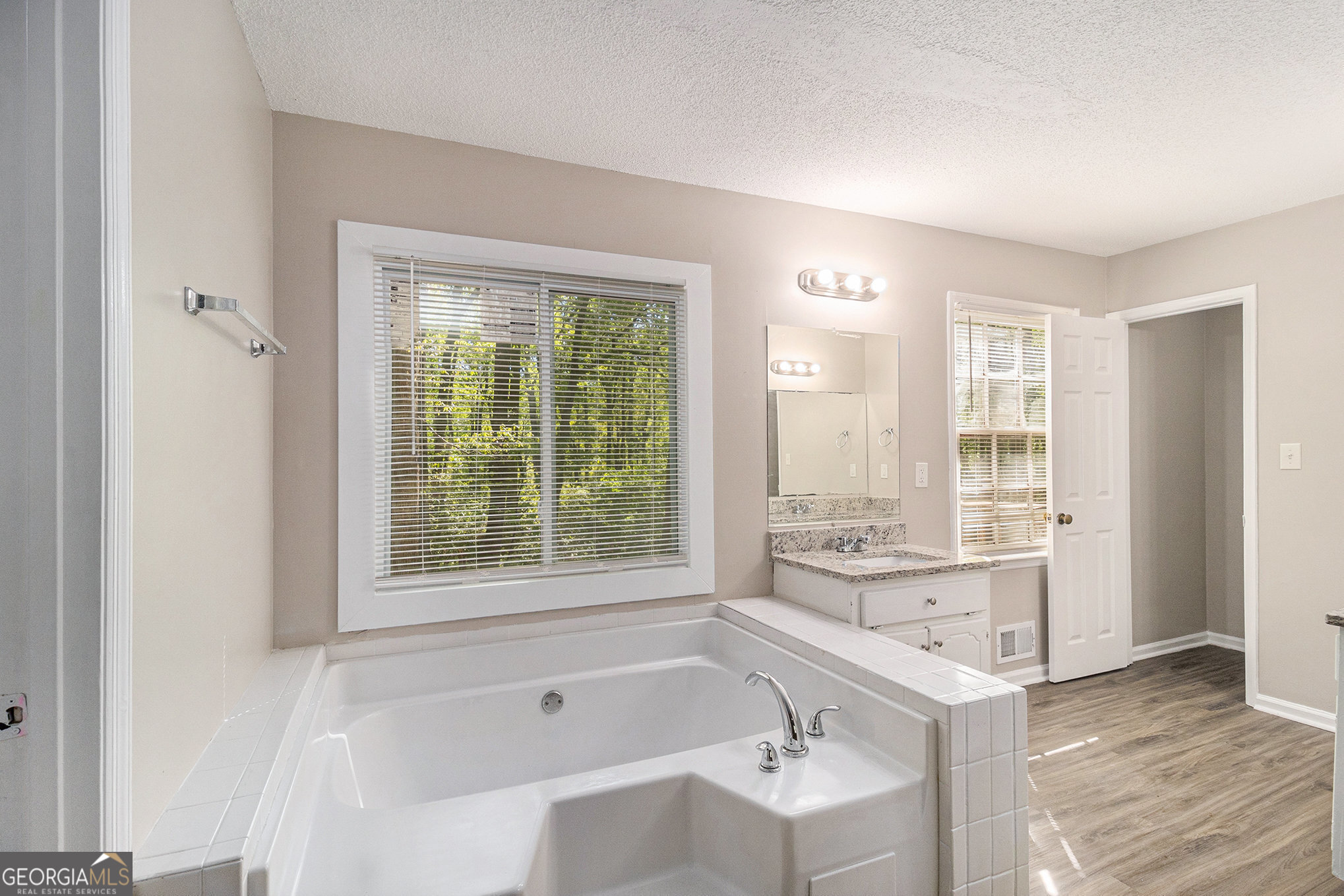 464 Meadowbrook Drive Property Photo 18