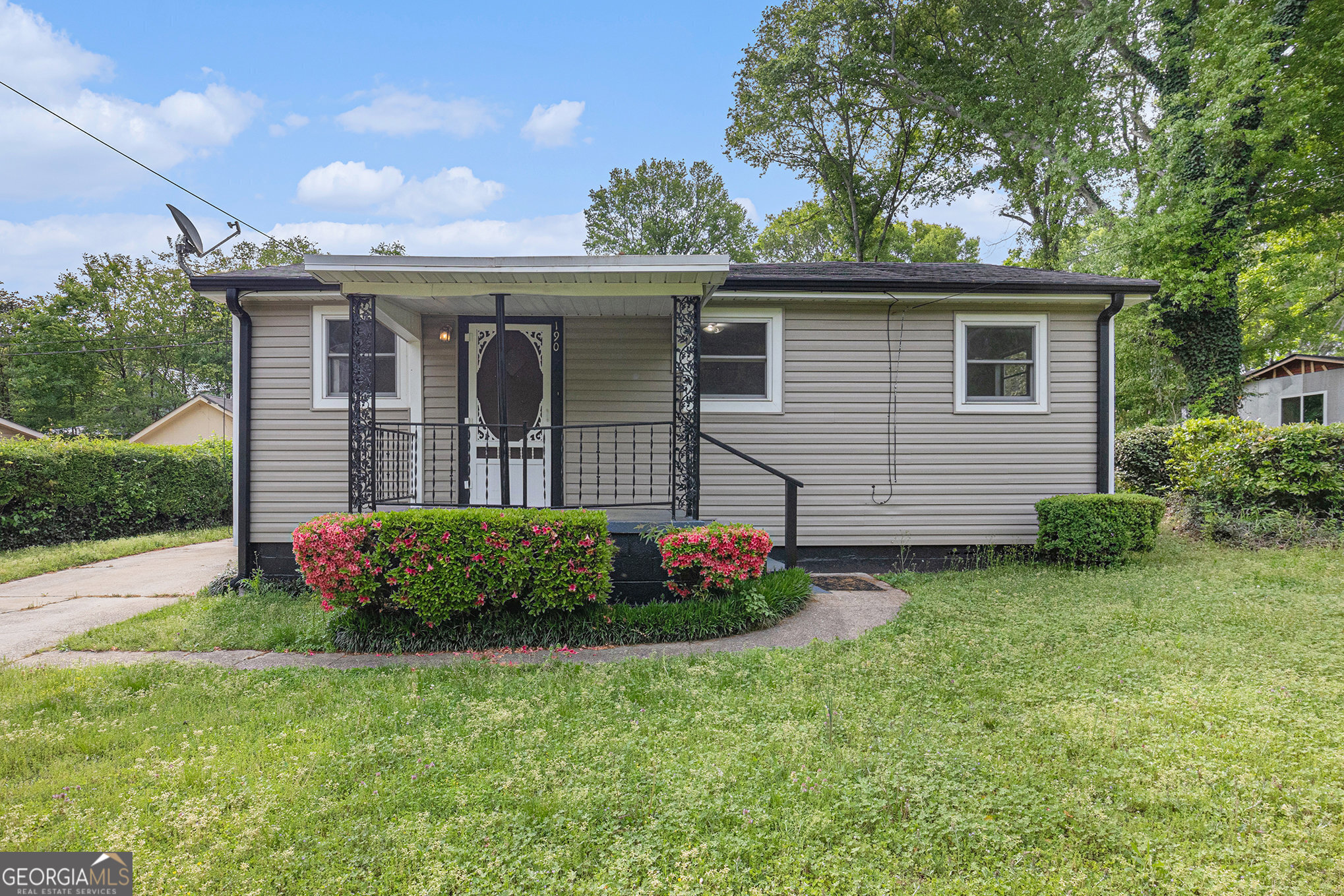 190 Derby Street Property Photo 4