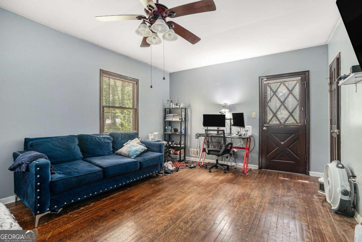 2550 Amalfi Drive Property Photo 4
