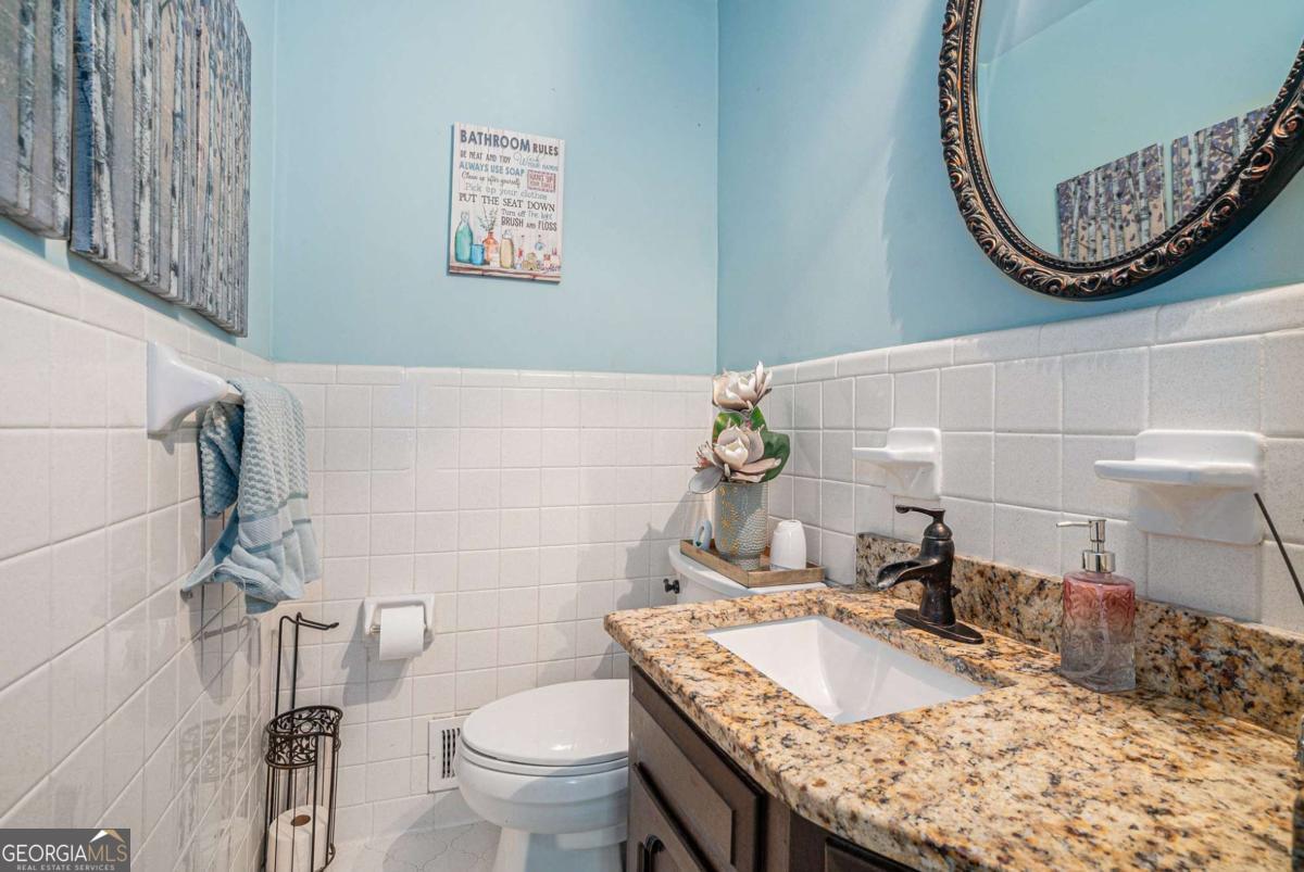2550 Amalfi Drive Property Photo 17