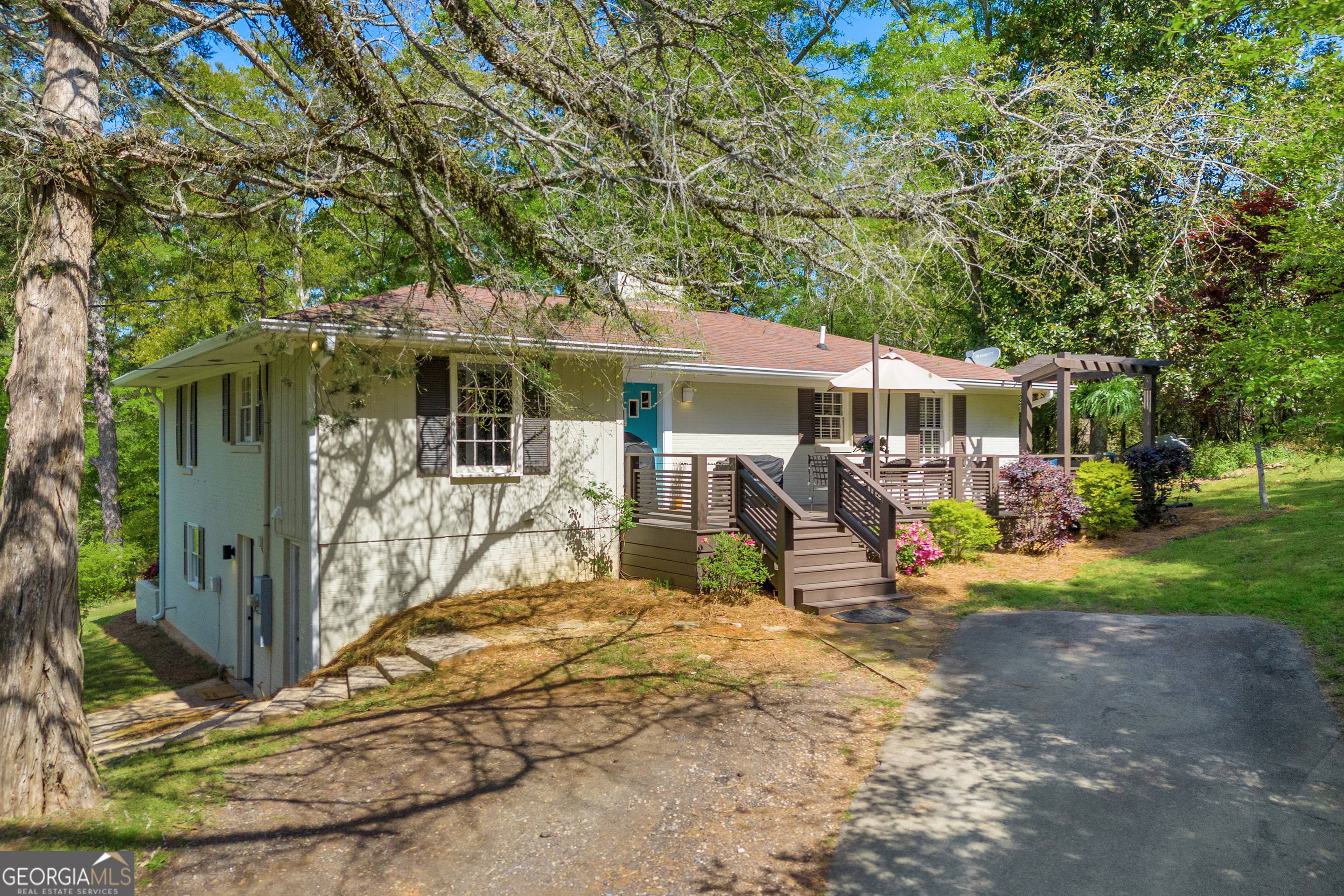 136 Frazier Hill Road Property Photo 1
