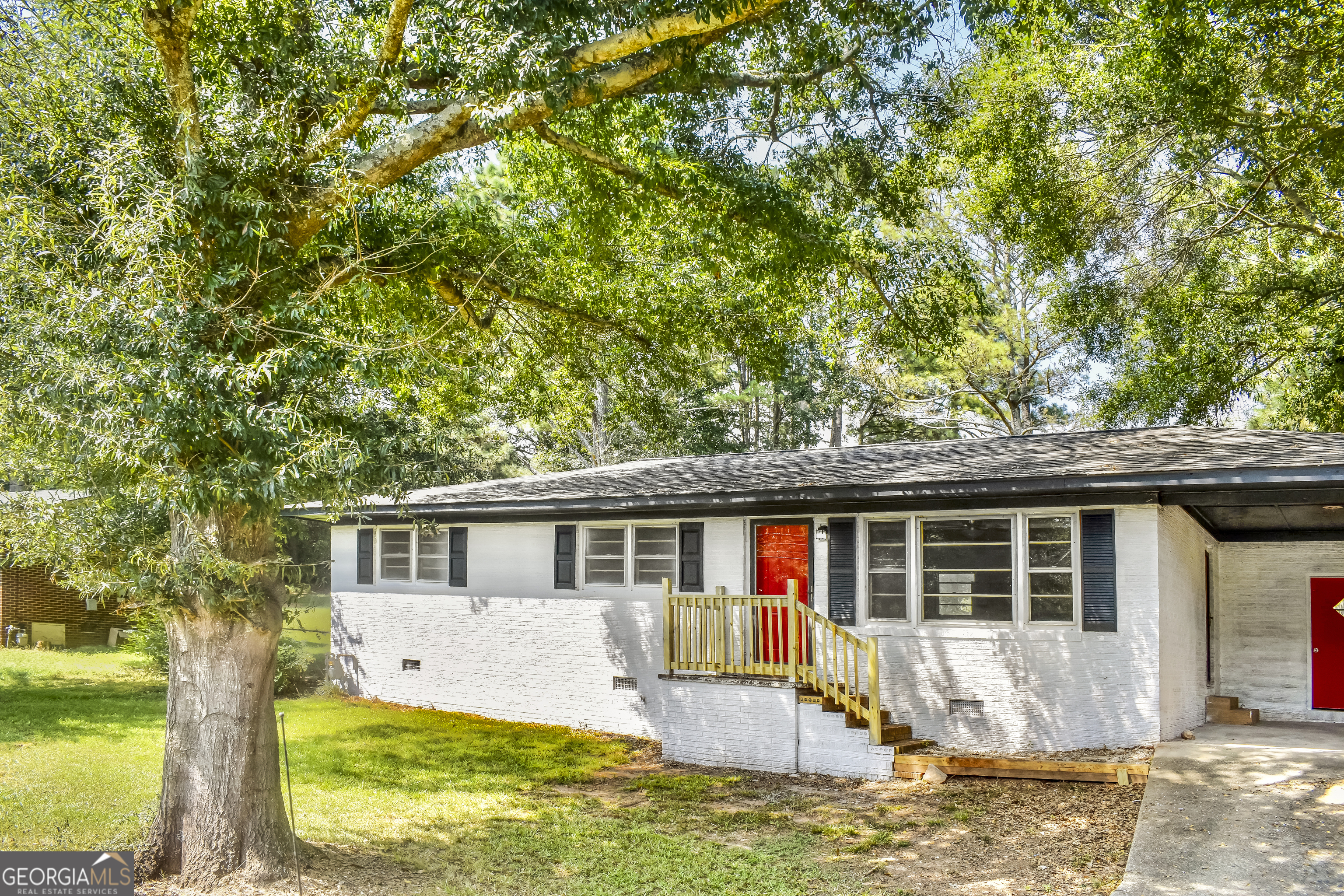 7690 Royston Road Property Photo 1