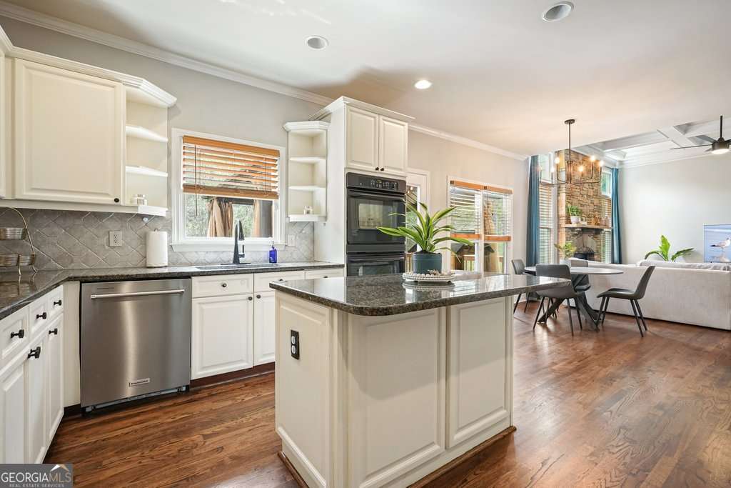 603 Redcoat Circle Property Photo 23