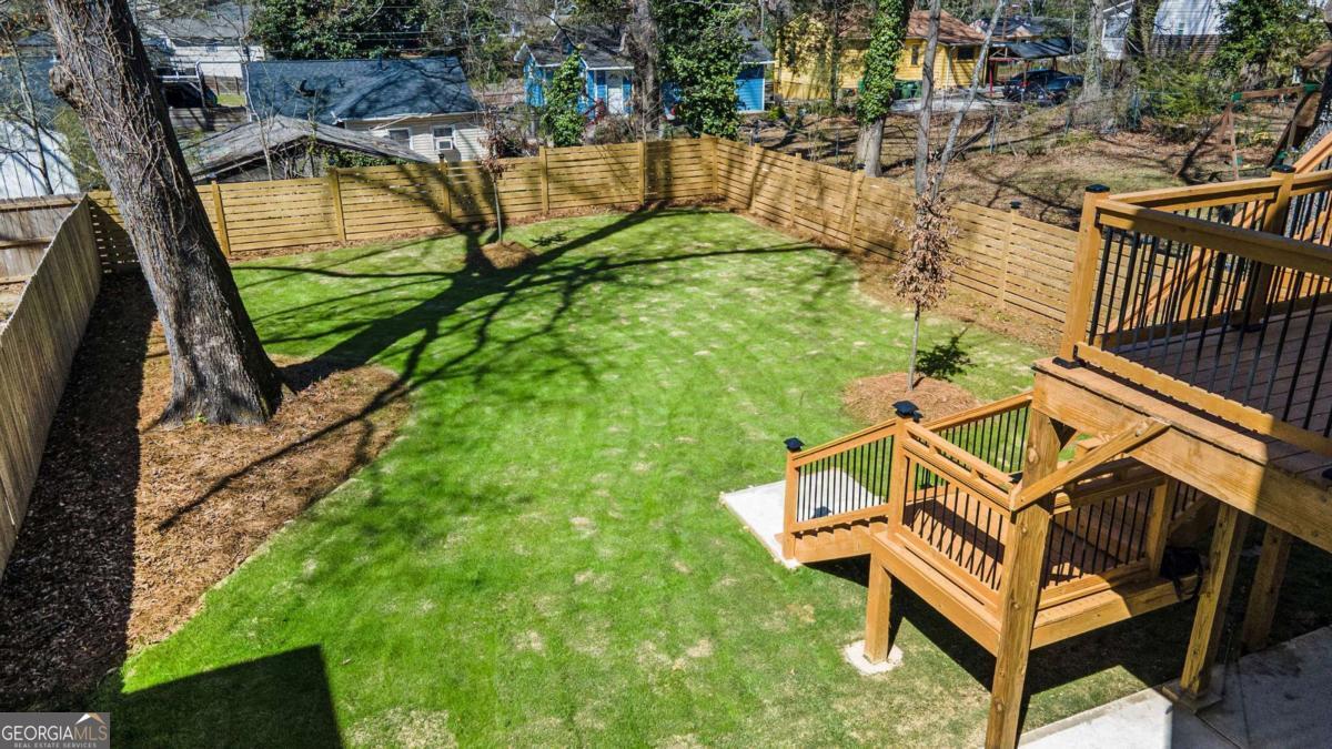 676 S Grand Avenue Nw Property Photo 3