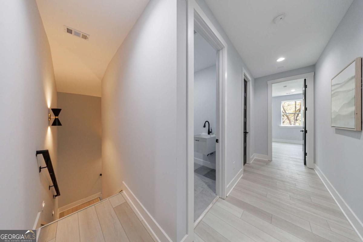 676 S Grand Avenue Nw Property Photo 22