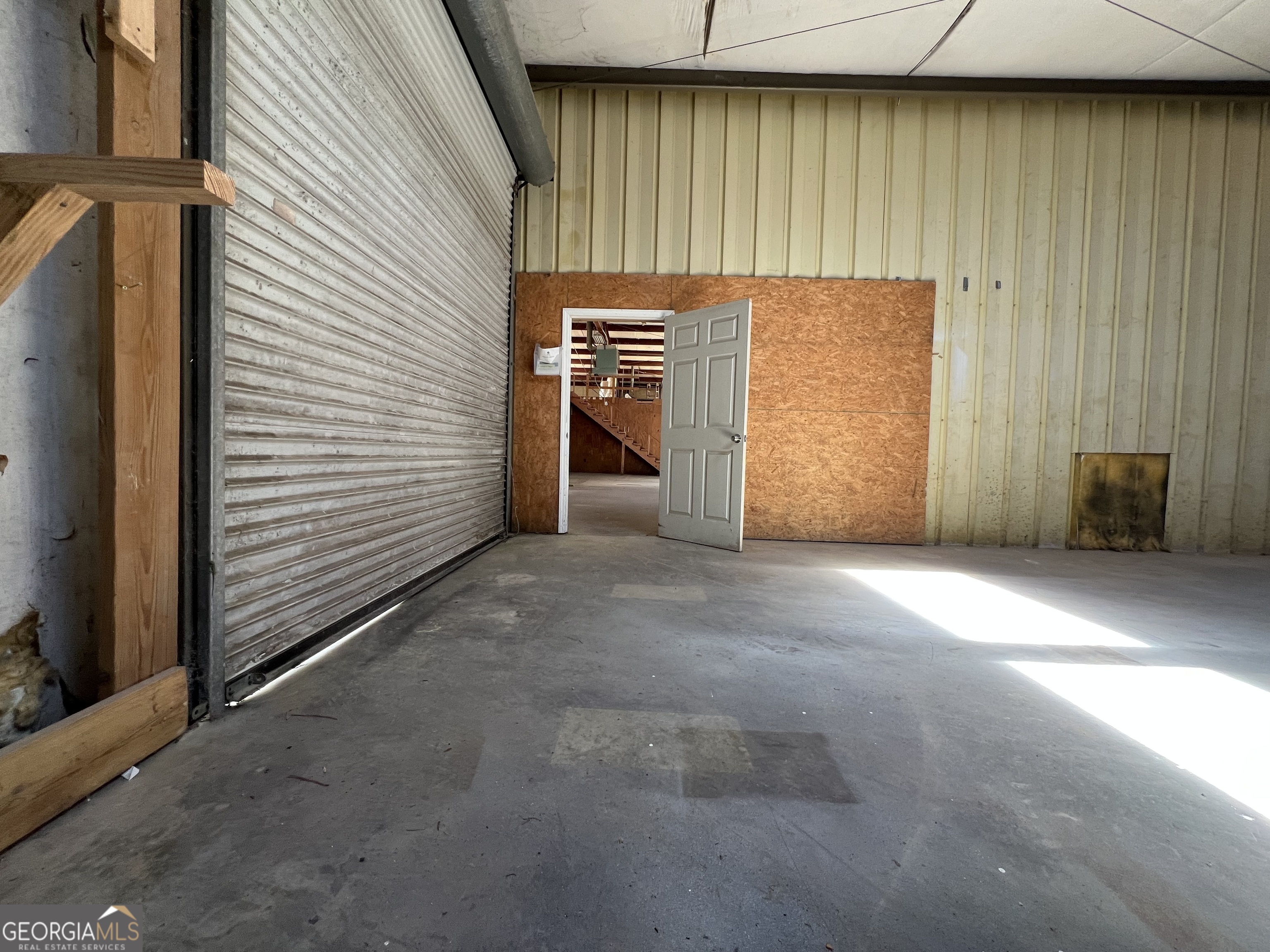 14 Commerce Court Se Property Photo 5