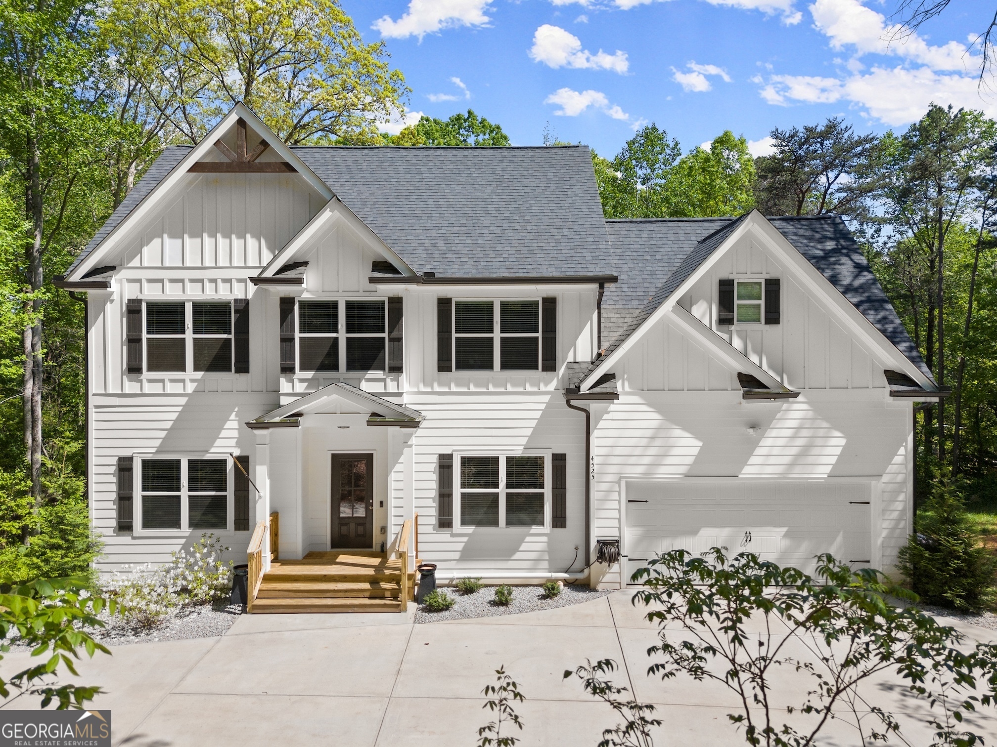 4525 Chestatee Heights Road Property Photo 1