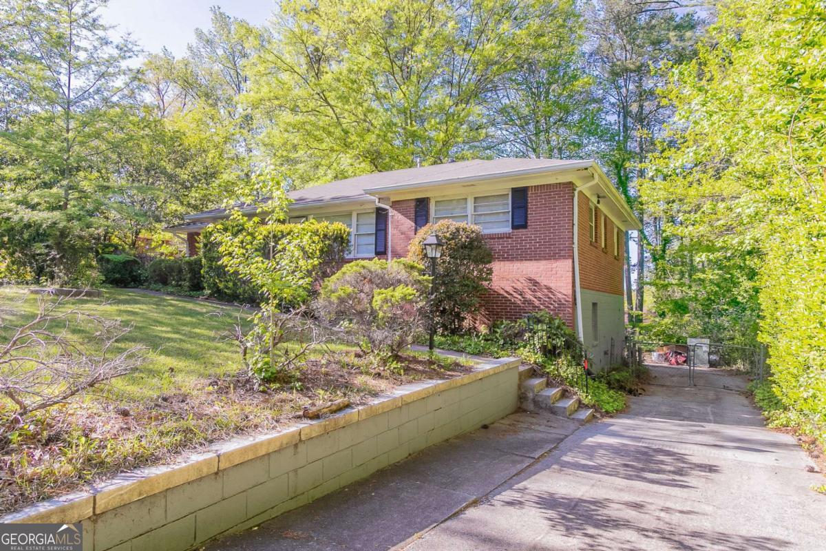 2345 Leith Avenue Property Photo 2