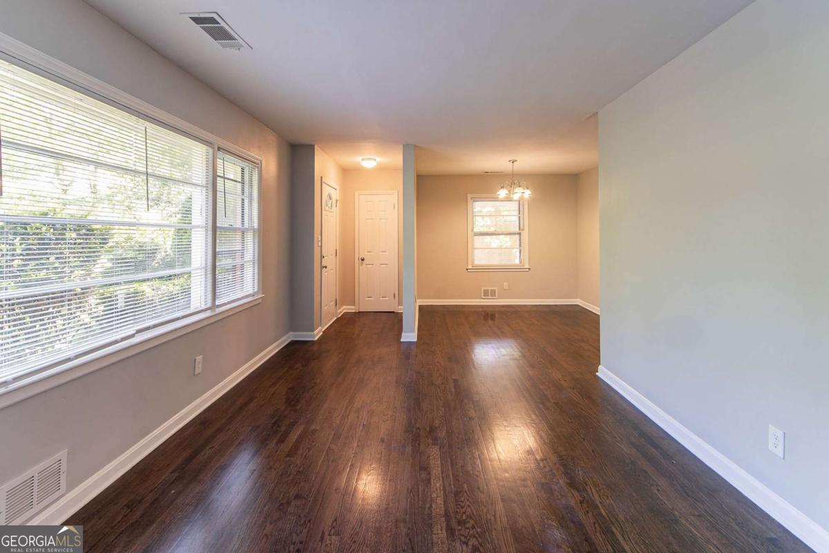 2345 Leith Avenue Property Photo 5