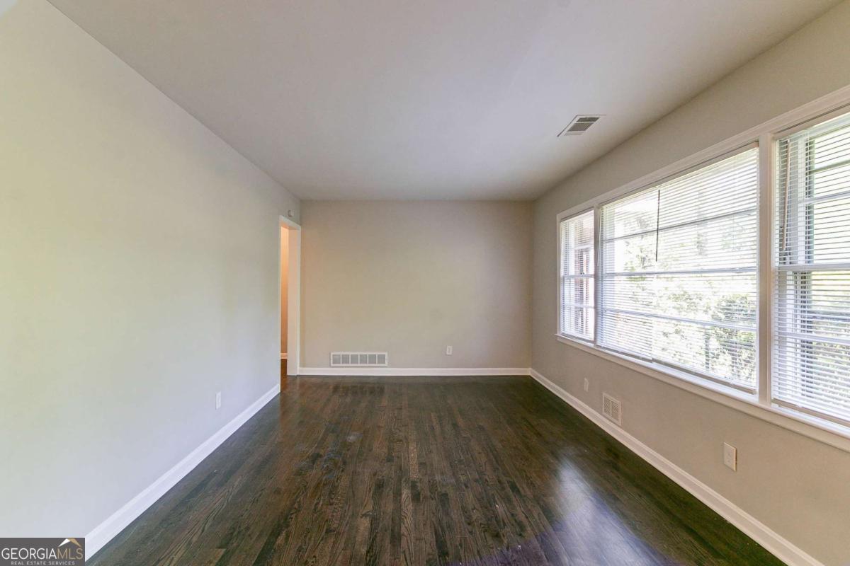 2345 Leith Avenue Property Photo 7