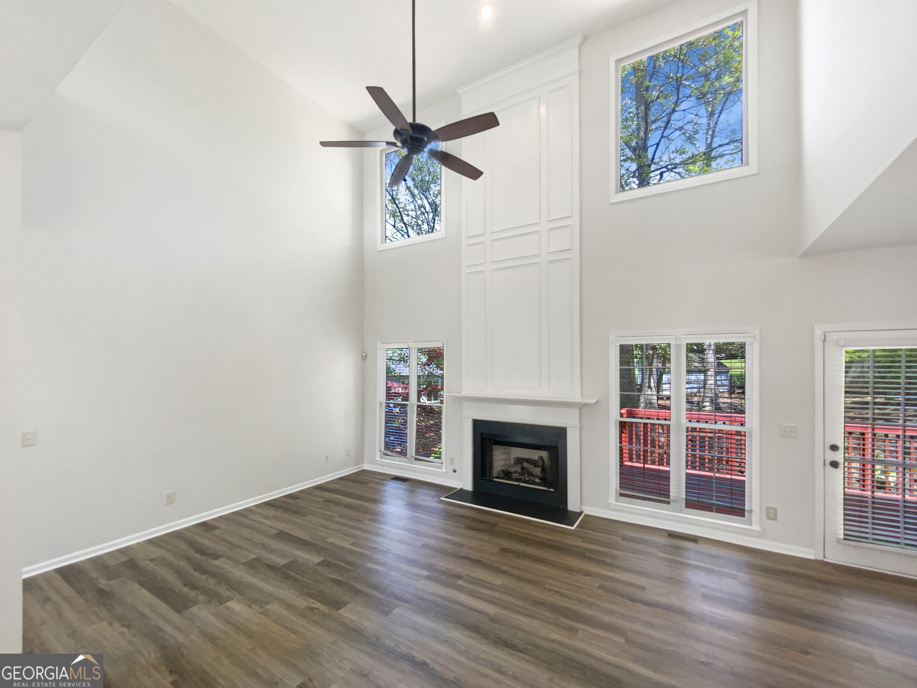 6105 Ivey Hill Drive Property Photo 3