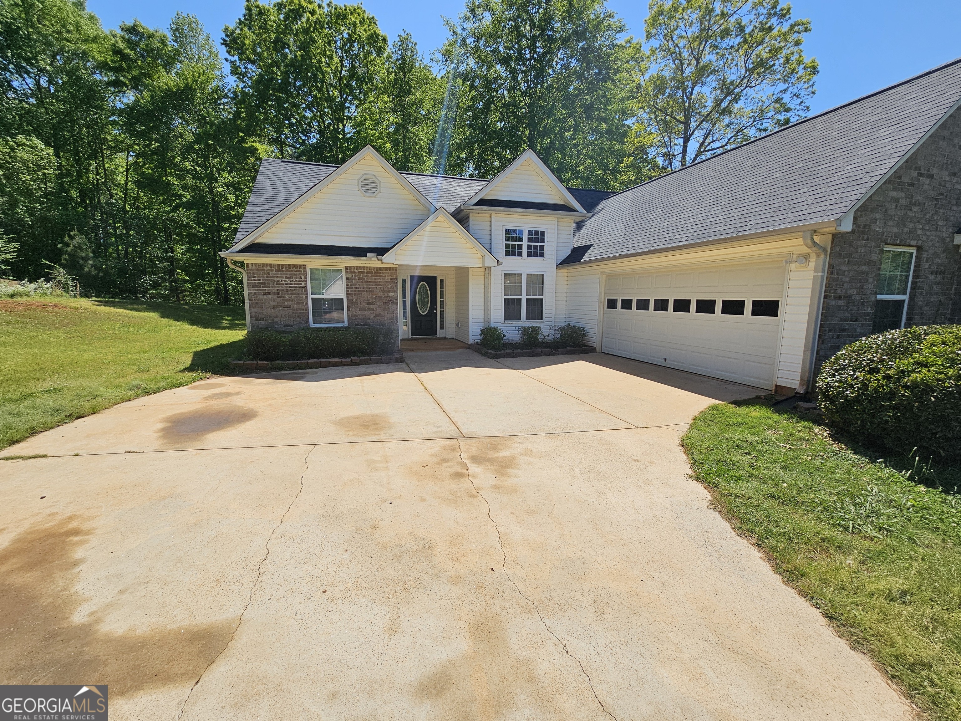 145 Cheyenne Drive Property Photo 1
