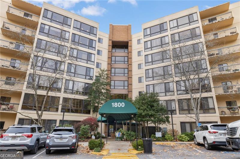 1800 Clairmont #428 Lake # A428 Property Photo 1