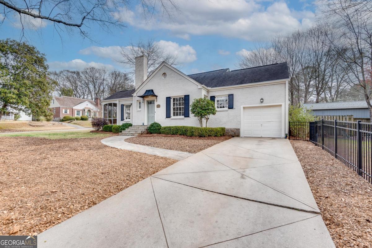 332 Shadowmoor Drive Property Photo 1