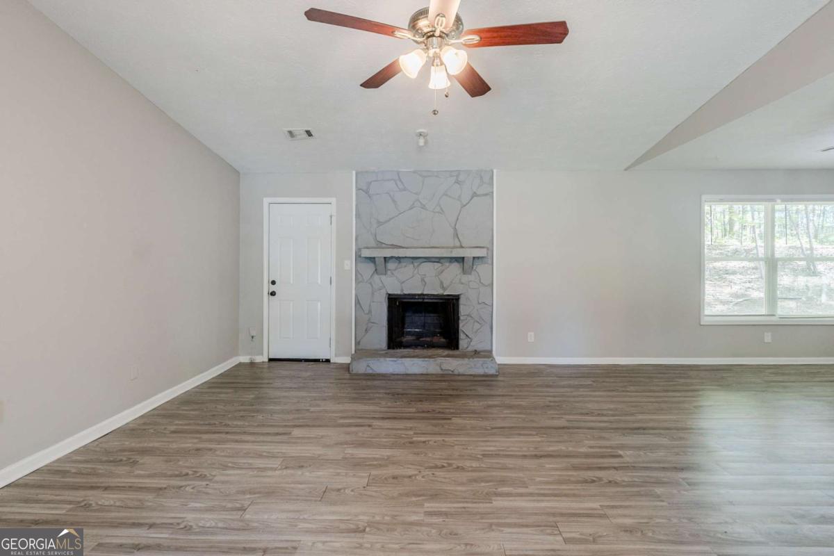 1665 Dunbarton Drive Property Photo 2