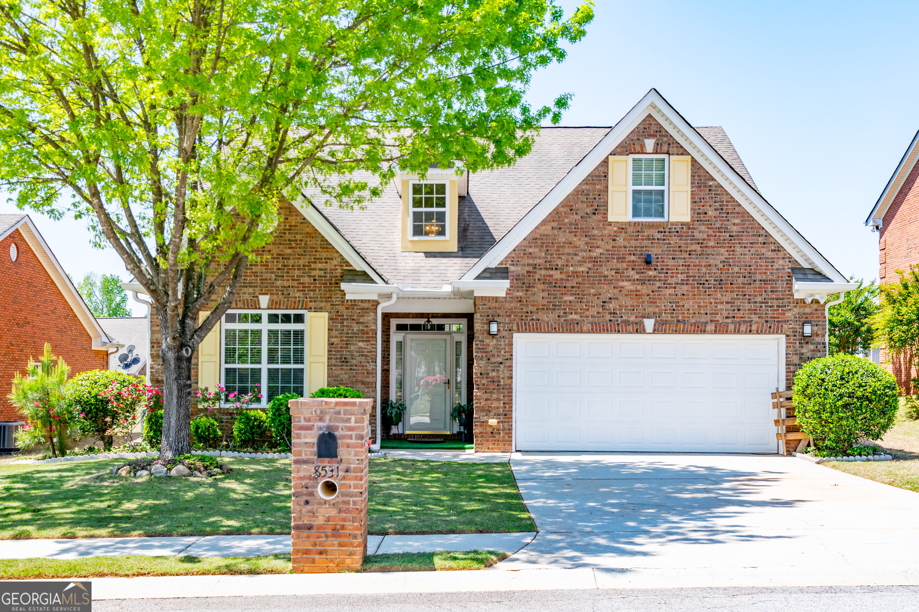 8531 Spivey Village Trail Property Photo 1