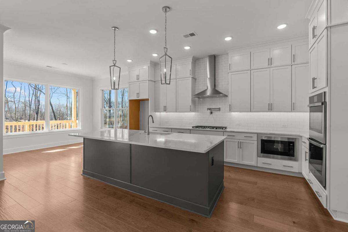 2023 Fern Mountain Lane Property Photo 8