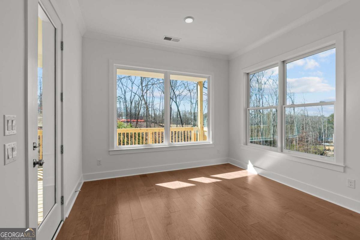 2023 Fern Mountain Lane Property Photo 11