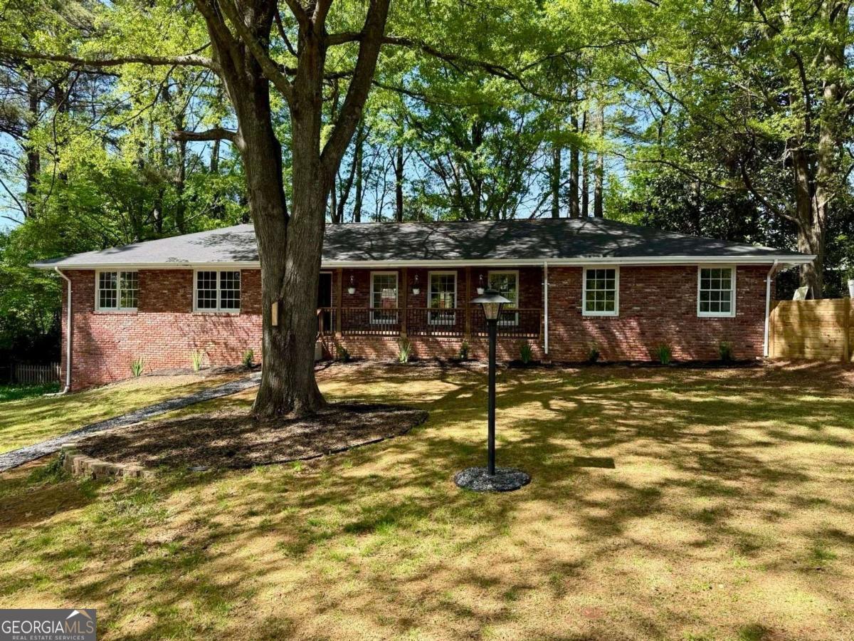 800 Kiowa Drive Ne Property Photo 1